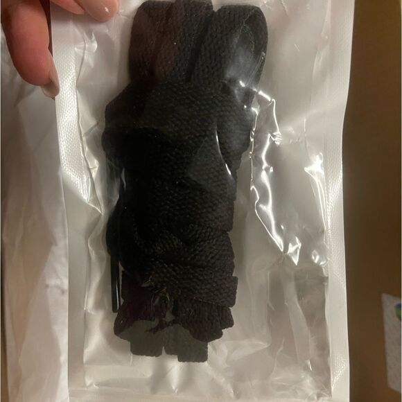 PUMA Women’s Carina Sneaker size 10 - Picture 8 of 9